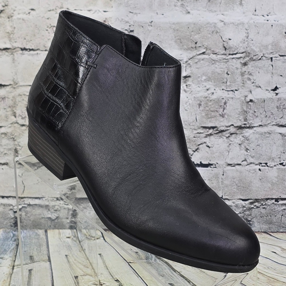 Clarks Addiy Zora Ankle Boots Womens 10 Black Leather Croc Embossed Side Zip Low